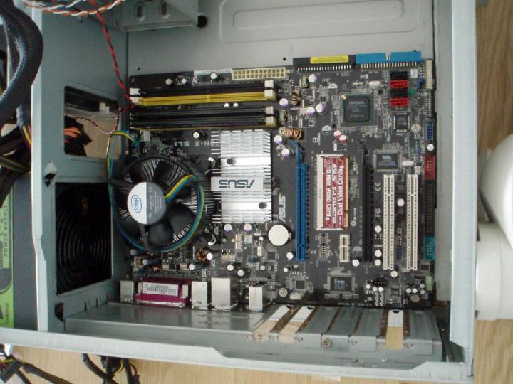 White box Q6600 build, image 14 of 26